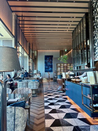 フォーシーズンズホテル 東京大手町 イタリアンレストラン「ピニェート」