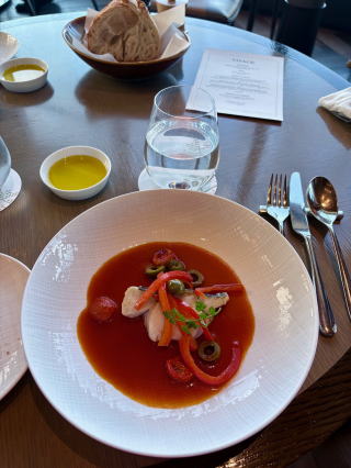 フォーシーズンズホテル 東京大手町 イタリアンレストラン「ピニェート」